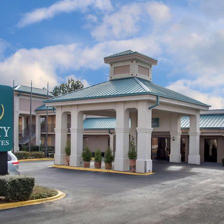 Quality Inn & Suites Clinton Bagian luar foto