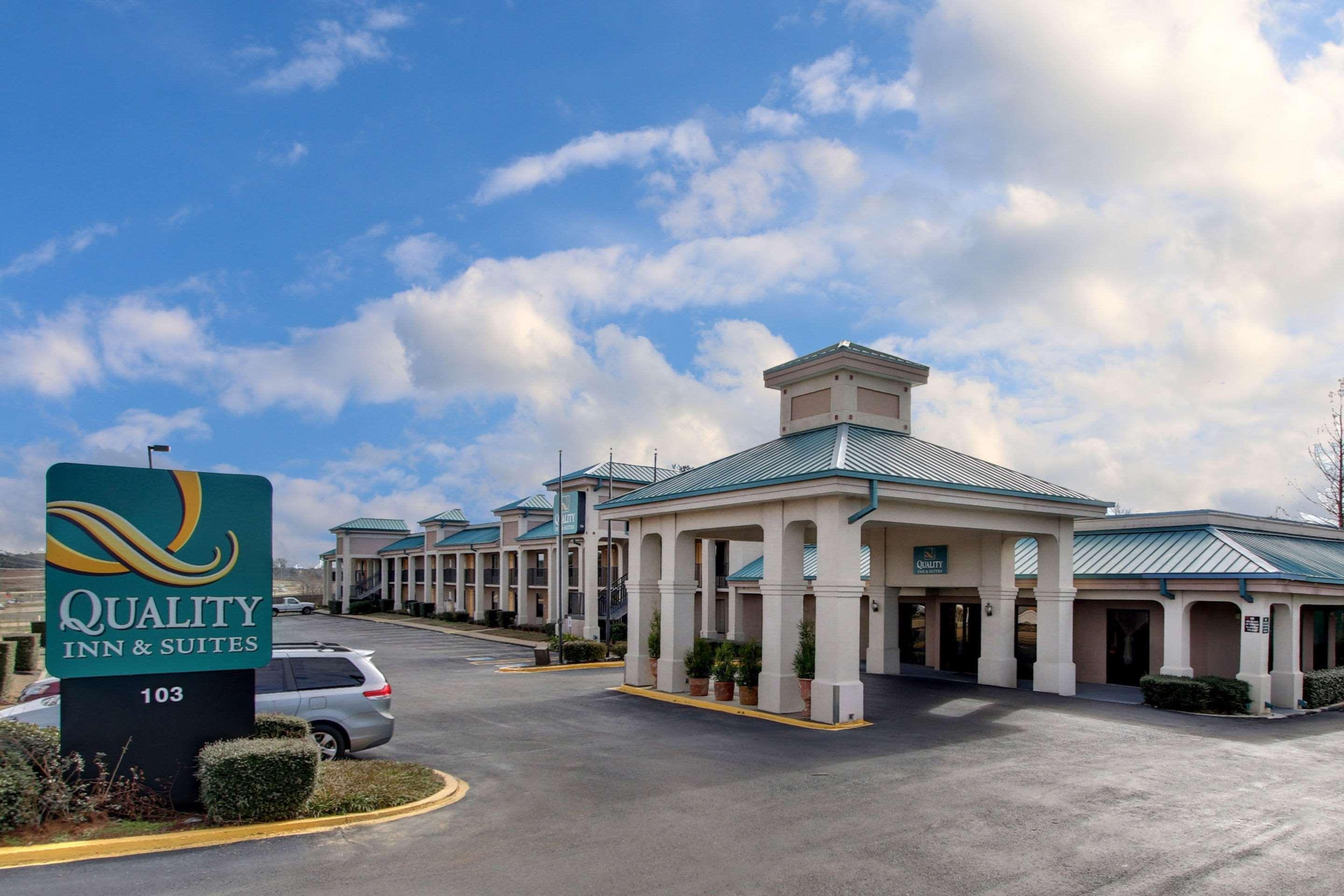 Quality Inn & Suites Clinton Bagian luar foto