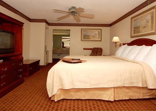 Quality Inn & Suites Clinton Ruang foto